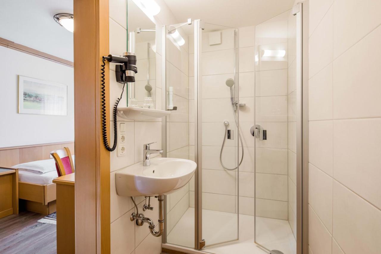Hotel Bayrischer Loewe Osterhofen Luaran gambar