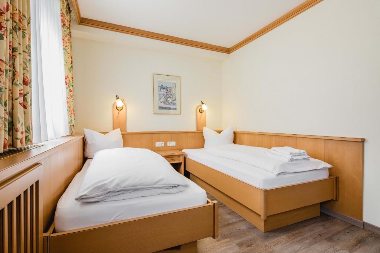 Hotel Bayrischer Loewe Osterhofen Luaran gambar