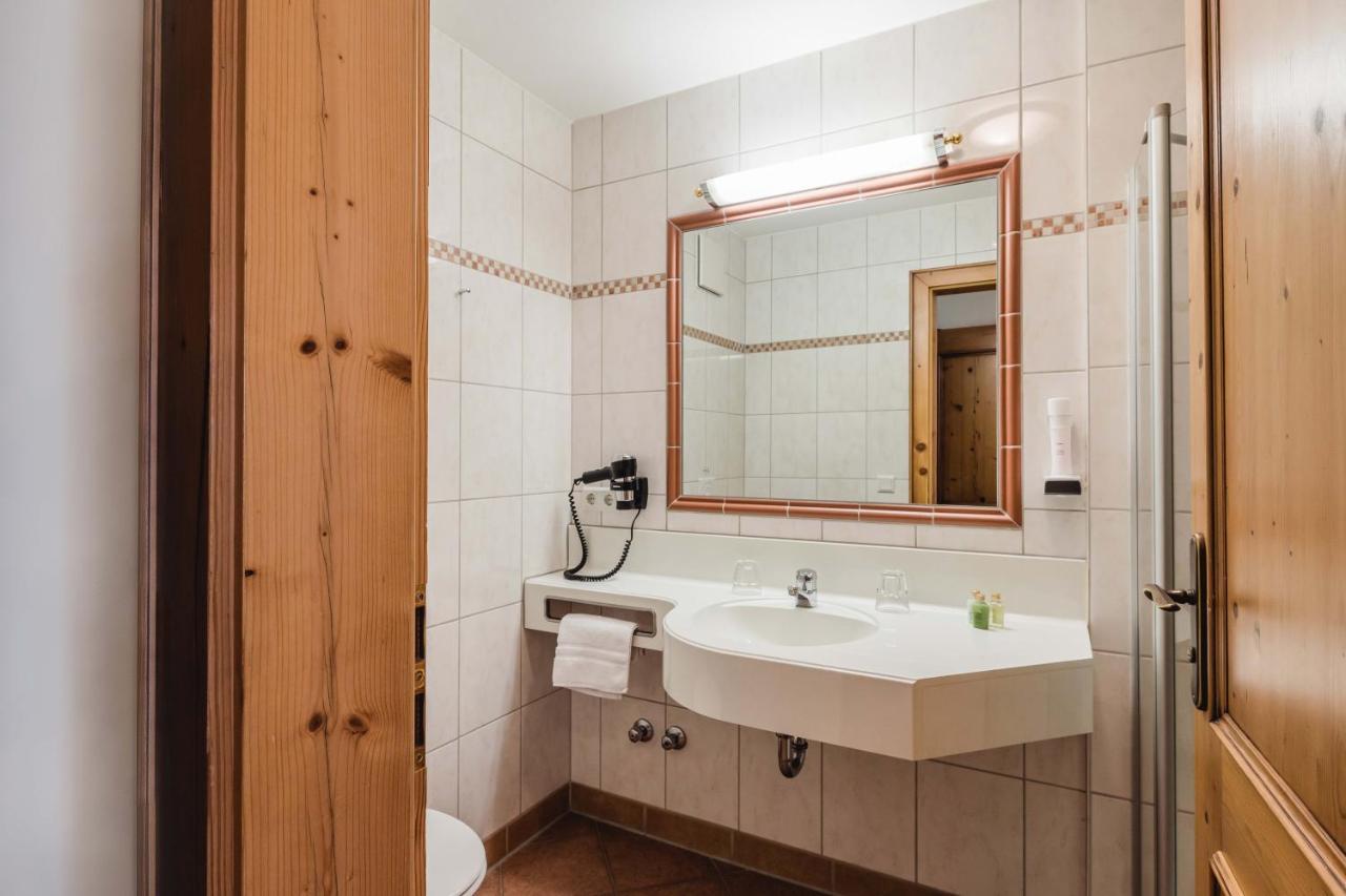 Hotel Bayrischer Loewe Osterhofen Luaran gambar