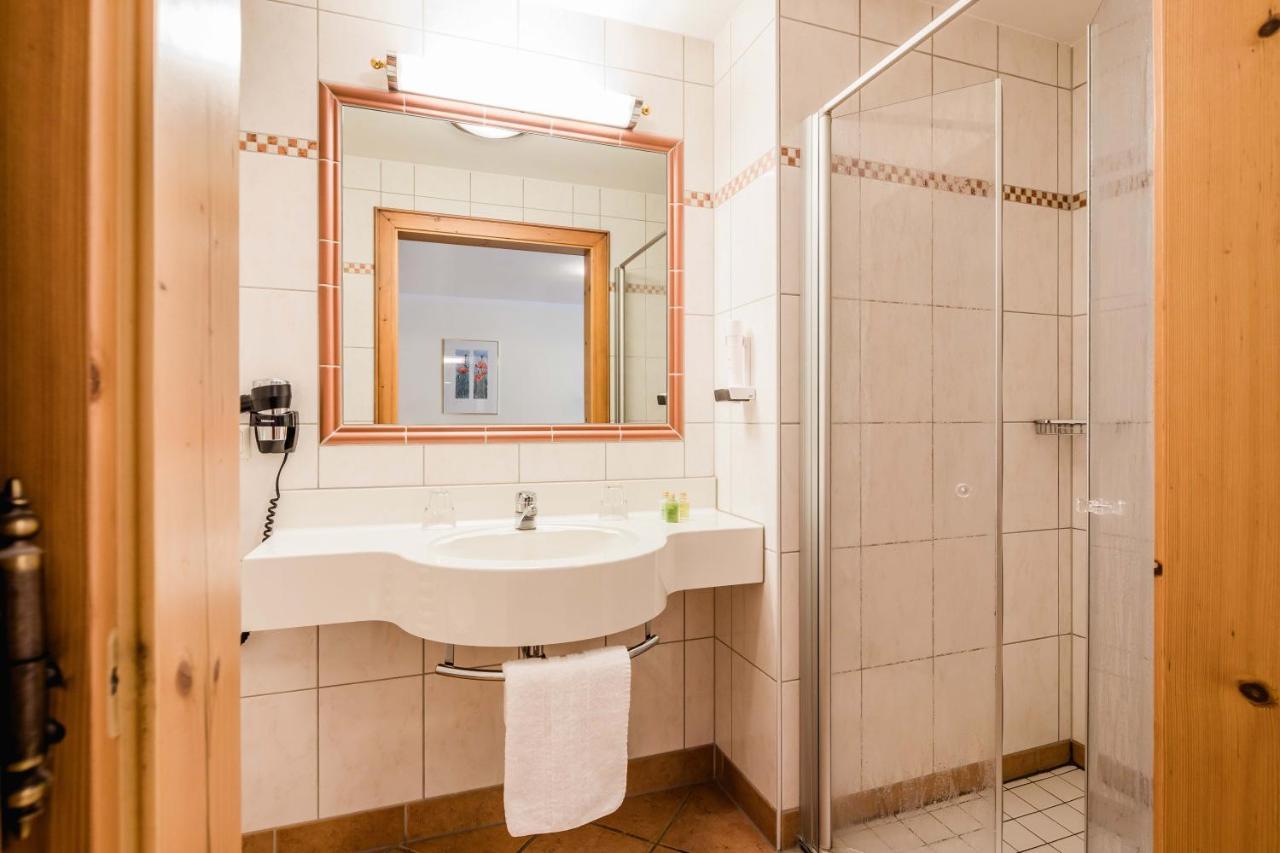 Hotel Bayrischer Loewe Osterhofen Luaran gambar