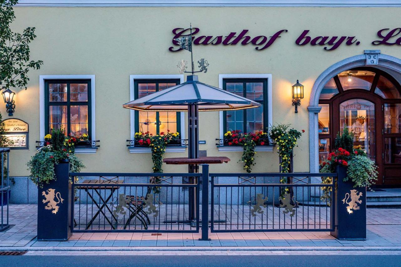 Hotel Bayrischer Loewe Osterhofen Luaran gambar